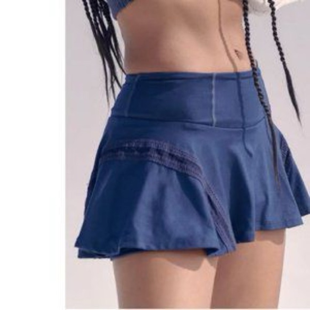 Free People Movement - Pleats and Thank You skirt Navy. BRAND NEW!!!
